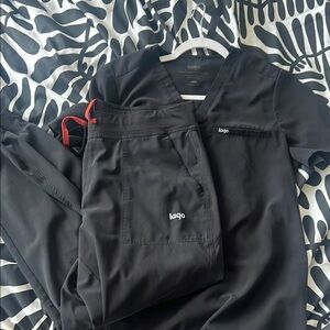 Lago black scrub set